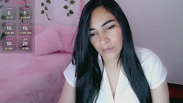 Snapshot of luna_lgomez_ chatting on 03-03-25, 11:11 luna lgomez  online show from 03-03-25, 11:11