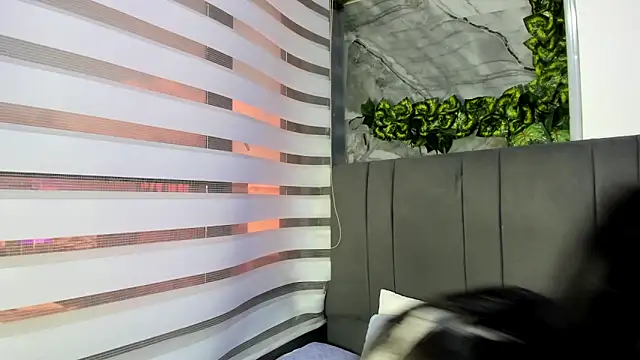 Fernanda liie  online show from 12-18-25, 12:33