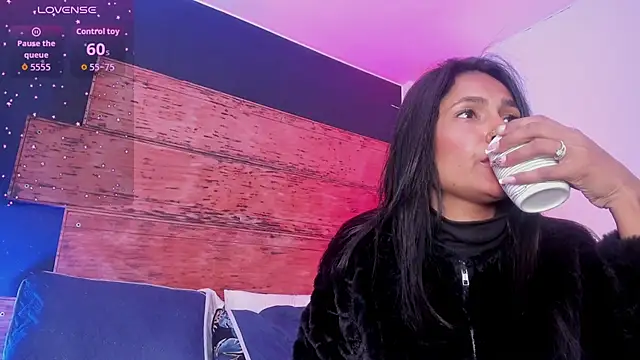 Fernanda liie  online show from 06-06-26, 01:05