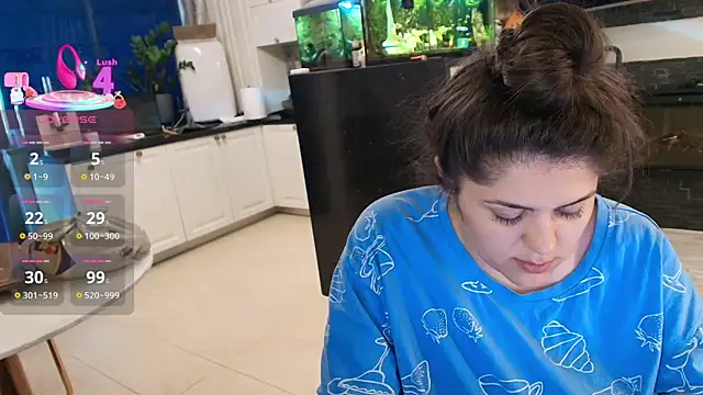 Snapshot of Layla- chatting on 04-30-26, 11:49 Layla- online show from 04-30-26, 11:49