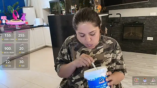 Snapshot of Layla- chatting on 05-22-26, 11:38 Layla- online show from 05-22-26, 11:38