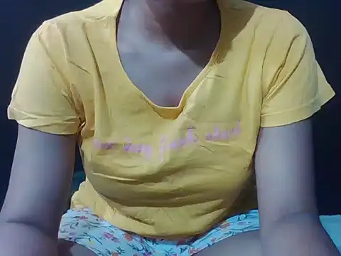 Snapshot of sugandha_bhabhi chatting on 09-11-25, 05:24 sugandha bhabhi online show from 09-11-25, 05:24