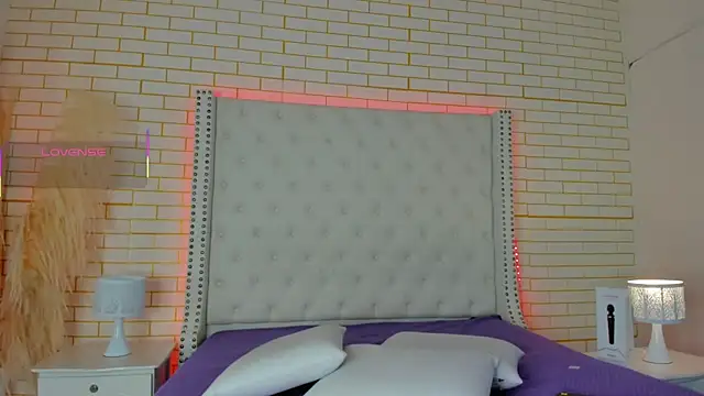 Emilly wilson  online show from 10-30-25, 12:39