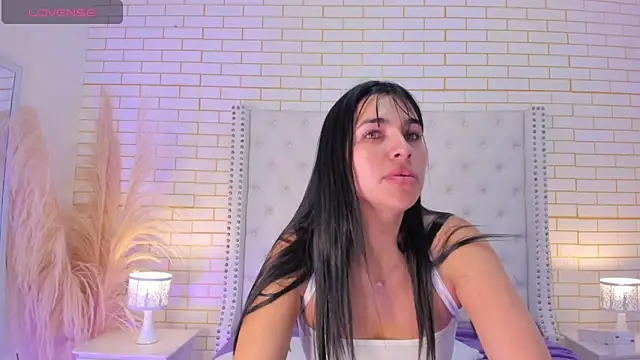 Emilly wilson  online show from 11-23-25, 12:38