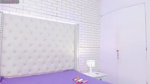 Emilly wilson  online show from 01-12-26, 11:48