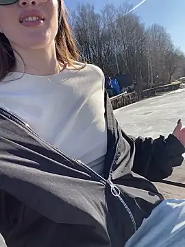 Snapshot of Beverly_Hilll chatting on 03-09-25, 11:14 Beverly Hilll online show from 03-09-25, 11:14