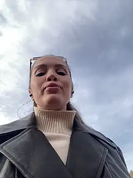 Snapshot of Beverly_Hilll chatting on 03-22-25, 12:25 Beverly Hilll online show from 03-22-25, 12:25