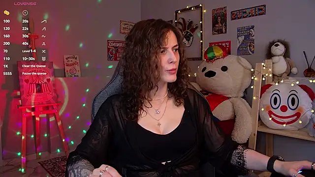 Snapshot of OliviaMcClean chatting on 05-28-26, 09:28 OliviaMcClean online show from 05-28-26, 09:28