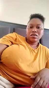 Snapshot of JuicyMilkyTizzy chatting on 03-15-25, 02:55 JuicyMilkyTizzy online show from 03-15-25, 02:55