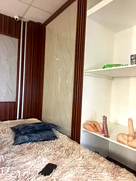 PinkyMoon online show from 12-22-25, 05:37