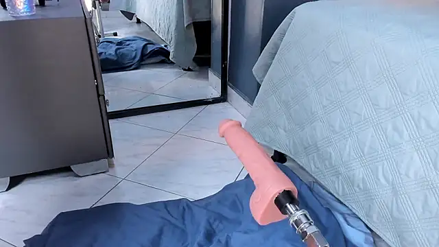 Melissa 23  online show from 11-28-25, 02:53