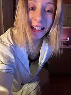 Snapshot of amorearte_m chatting on 03-05-25, 08:32 amorearte m online show from 03-05-25, 08:32