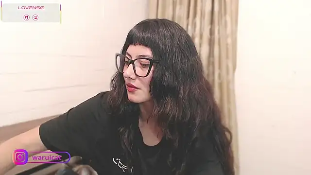 Laury uri online show from 03-05-26, 01:01