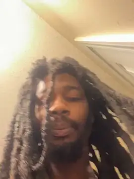 Snapshot of datlongone chatting on 10-14-25, 08:59 datlongone online show from 10-14-25, 08:59