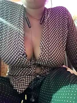 Snapshot of Beautiful_Puja chatting on 03-17-25, 04:54 Beautiful Puja online show from 03-17-25, 04:54