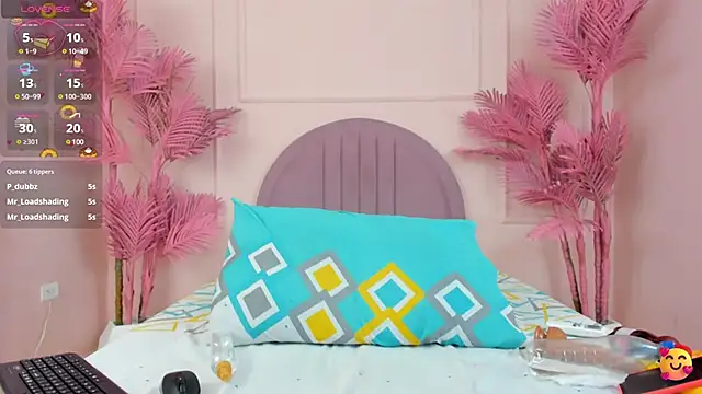 Hanaahquinn online show from 03-05-25, 02:56