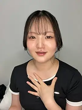 Snapshot of MinaKubo chatting on 05-04-26, 09:16 MinaKubo online show from 05-04-26, 09:16