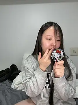 Snapshot of MinaKubo chatting on 05-05-26, 03:25 MinaKubo online show from 05-05-26, 03:25