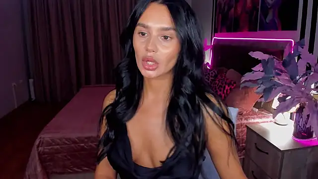 DanaSincere online show from 11-19-25, 04:45