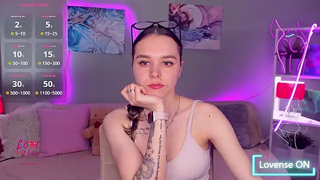 EmelyMason online show from 05-11-26, 04:51