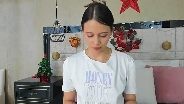 LiliJensen online show from 12-21-25, 09:11