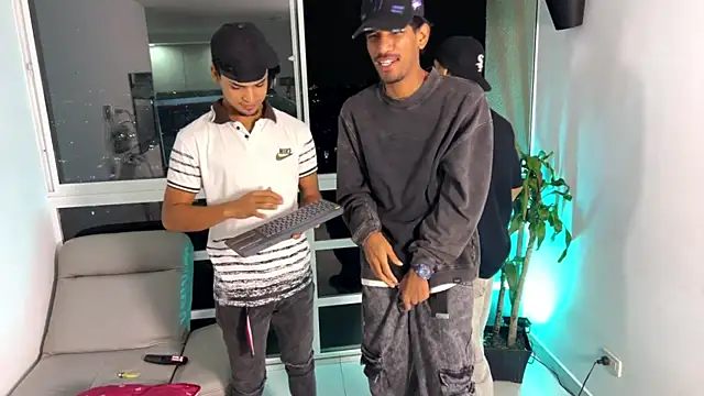 Miguel bigcock online show from 12-21-25, 05:03