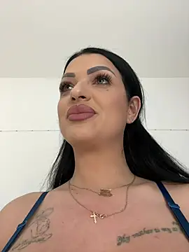 Snapshot of IrisRossie chatting on 05-22-26, 05:36 IrisRossie online show from 05-22-26, 05:36