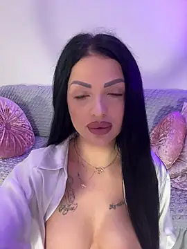 Snapshot of IrisRossie chatting on 06-04-26, 05:13 IrisRossie online show from 06-04-26, 05:13