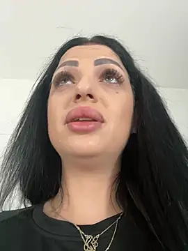 Snapshot of IrisRossie chatting on 06-11-26, 05:16 IrisRossie online show from 06-11-26, 05:16