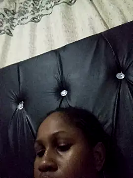 Snapshot of queen_lovely2 chatting on 12-04-25, 06:05 queen lovely2 online show from 12-04-25, 06:05