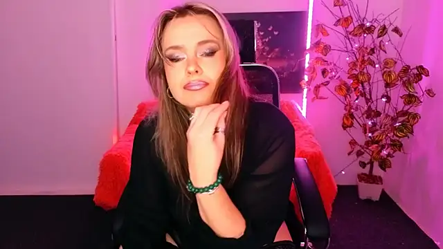 AnielaFox online show from 11-07-25, 08:14