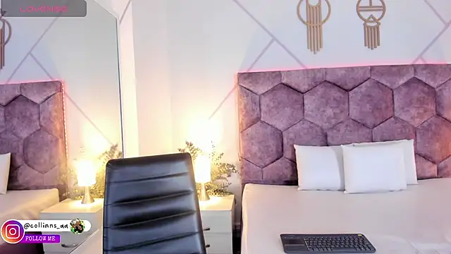 aurora collinss  online show from 02-10-26, 01:15