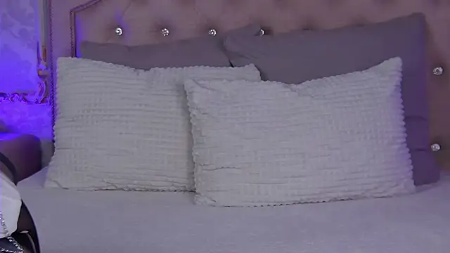 Snapshot of HeatherSweet_ chatting on 05-09-26, 05:40 HeatherSweet online show from 05-09-26, 05:40