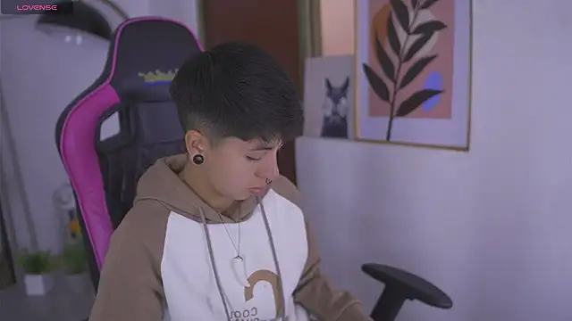 tommy blue online show from 09-22-25, 01:02