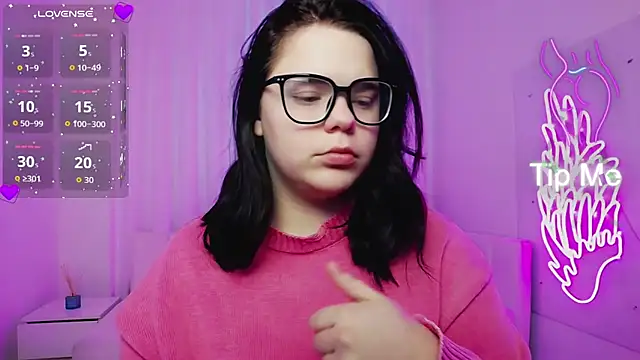 Snapshot of Eliss_Shyyo chatting on 11-25-25, 01:44 Eliss Shyyo online show from 11-25-25, 01:44