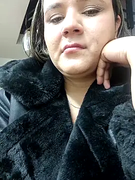 Snapshot of mandy-moore chatting on 05-16-26, 03:36 mandy-moore online show from 05-16-26, 03:36