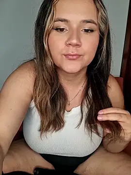 Snapshot of mandy-moore chatting on 05-31-26, 06:09 mandy-moore online show from 05-31-26, 06:09