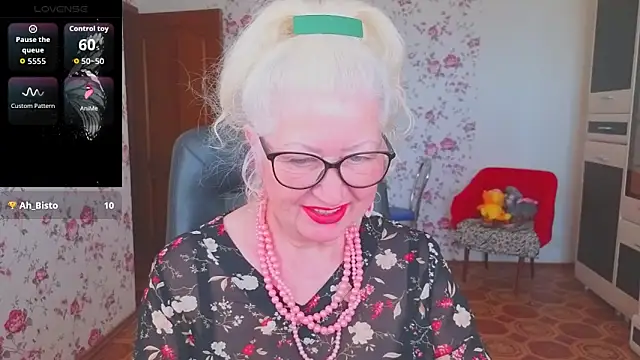 Snapshot of Maya_Mayflower chatting on 05-18-26, 04:07 Maya Mayflower online show from 05-18-26, 04:07