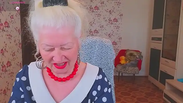 Snapshot of Maya_Mayflower chatting on 06-11-26, 03:26 Maya Mayflower online show from 06-11-26, 03:26