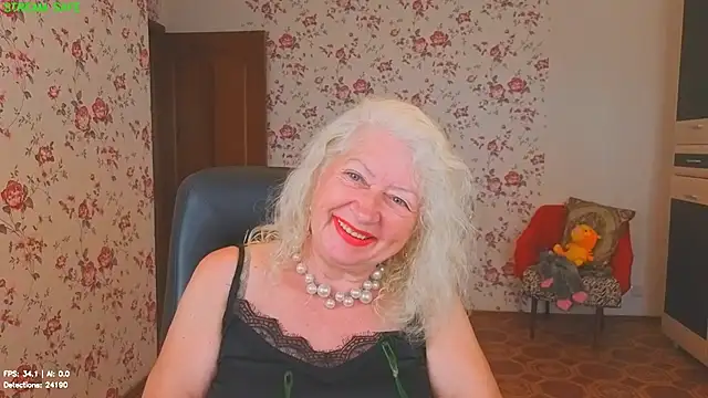 Snapshot of Maya_Mayflower chatting on 06-25-26, 03:28 Maya Mayflower online show from 06-25-26, 03:28