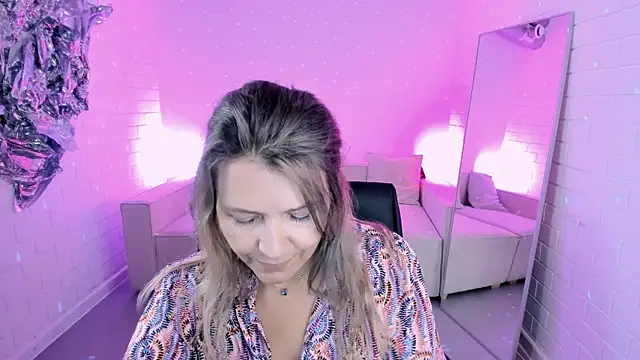 NicoleHitman online show from 06-29-26, 01:11