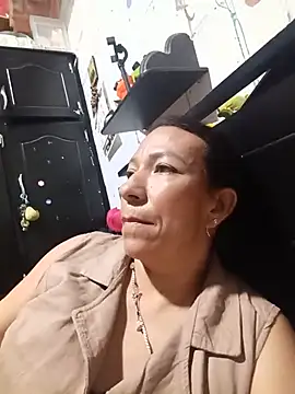 Snapshot of Antonela45 chatting on 06-15-26, 01:52 Antonela45 online show from 06-15-26, 01:52