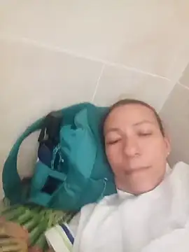 Snapshot of Antonela45 chatting on 07-16-26, 04:57 Antonela45 online show from 07-16-26, 04:57