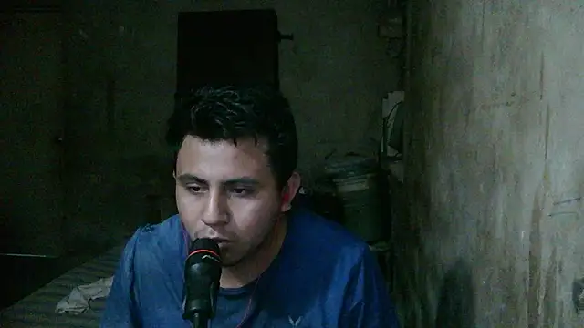 Snapshot of mikigamesH2 chatting on 03-14-25, 11:43 mikigamesH2 online show from 03-14-25, 11:43