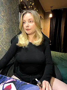 Snapshot of Lina_ly chatting on 10-30-25, 09:04 Lina ly online show from 10-30-25, 09:04