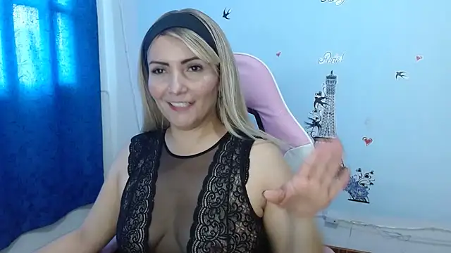 Snapshot of nanis_milf chatting on 04-27-26, 02:15 nanis milf online show from 04-27-26, 02:15