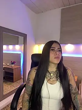 Snapshot of Cristal_Velle chatting on 09-12-25, 12:38 Cristal Velle online show from 09-12-25, 12:38