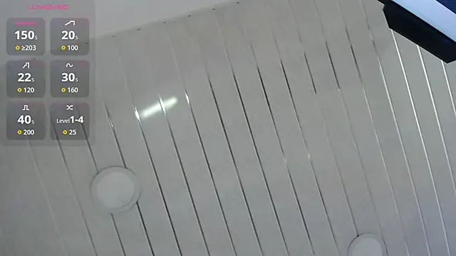 Snapshot of Cristal_Velle chatting on 09-30-25, 12:43 Cristal Velle online show from 09-30-25, 12:43