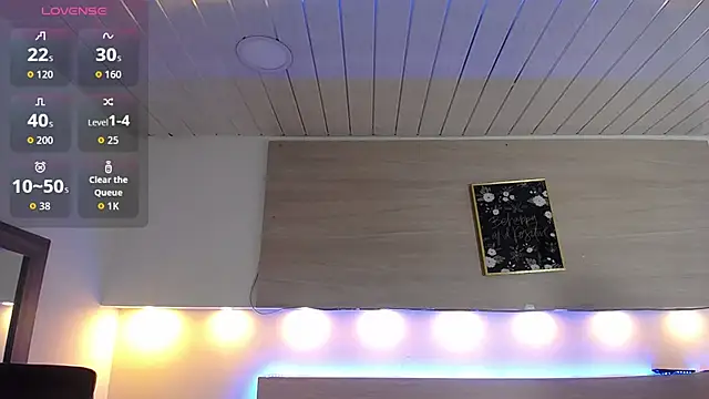 Snapshot of Cristal_Velle chatting on 10-07-25, 12:24 Cristal Velle online show from 10-07-25, 12:24