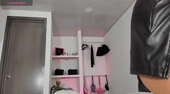 julietaa online show from 03-05-25, 03:18